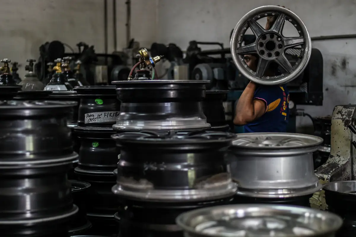Intip Bengkel Tempat Reparasi Pelek Mobil di Kuala Lumpur