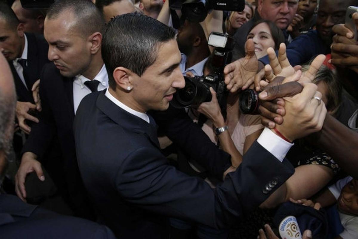 Resmi gabung PSG, Di Maria rayakan kegembiraan di atas balkon