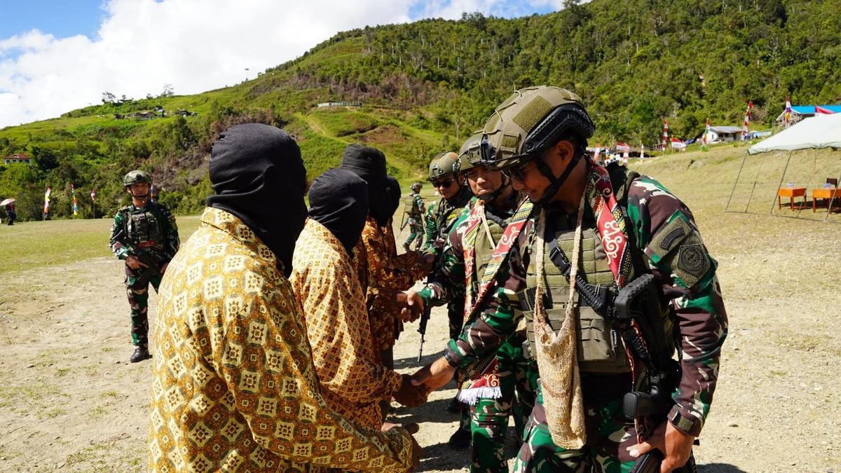 FOTO: Delapan Anggota TPNPB OPM Kiwirok Kembali ke NKRI