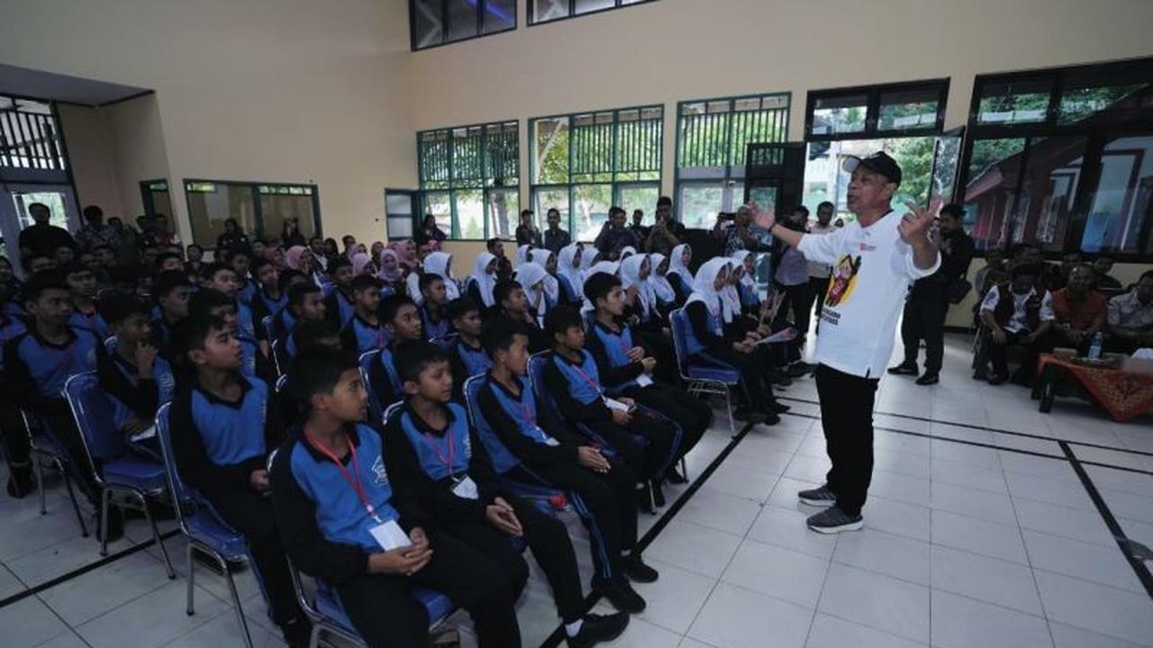 Tahukah Anda, Sekolah Rakyat Jadi Harapan Baru? Wamensos Motivasi Siswa di Banjarnegara