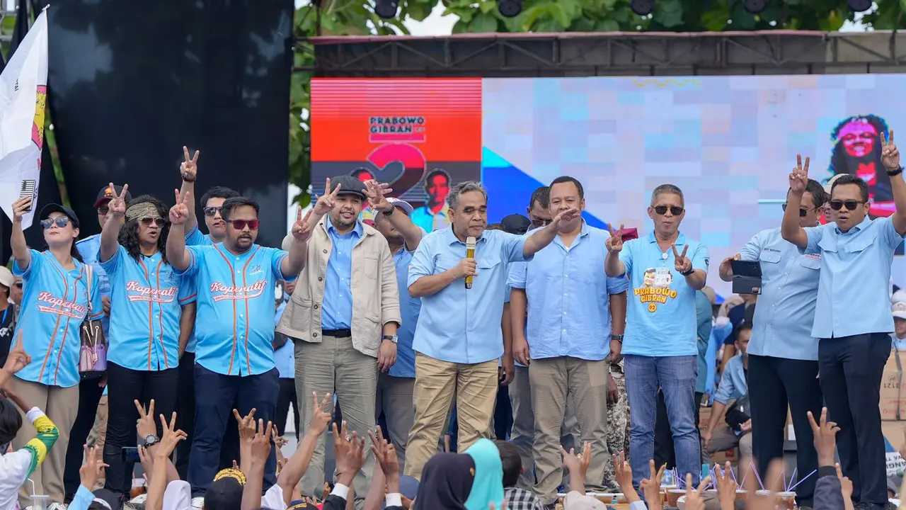 Sekretaris Jenderal (Sekjen) Partai Gerindra Ahmad Muzani menghadiri kampanye akbar Prabowo-Gibran di dua titik di wilayah Kabupaten Brebes dan Kabupaten Tegal pada Kamis (8/7/2024).