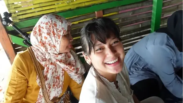 6 Potret Keakraban Indah Permatasari dan Mertua, Bak Orangtua Kandung