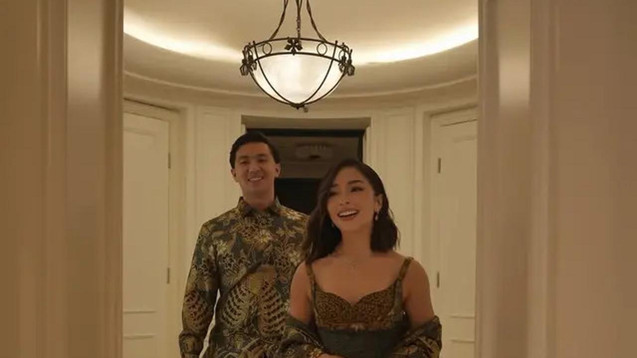 Foto Dress Batik Nikita Willy, Gaya Mewah dan Eksklusif di Resepsi Luna Maya