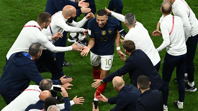 Tawa Lepas Kylian Mbappe Usai Penalti Harry Kane Gagal