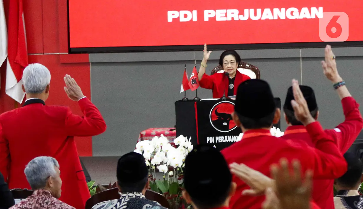 "Sekarang hukum dipermainkan, kekuasaan dijalankan semau-maunya, no... no... no... Saya tiga kali karena nomor kita 3," ujar Megawati. (Liputan6.com/Herman Zakharia)