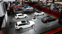 Beli Mobil Mewah Jadi Pilihan Orang Kaya Habiskan Uangnya