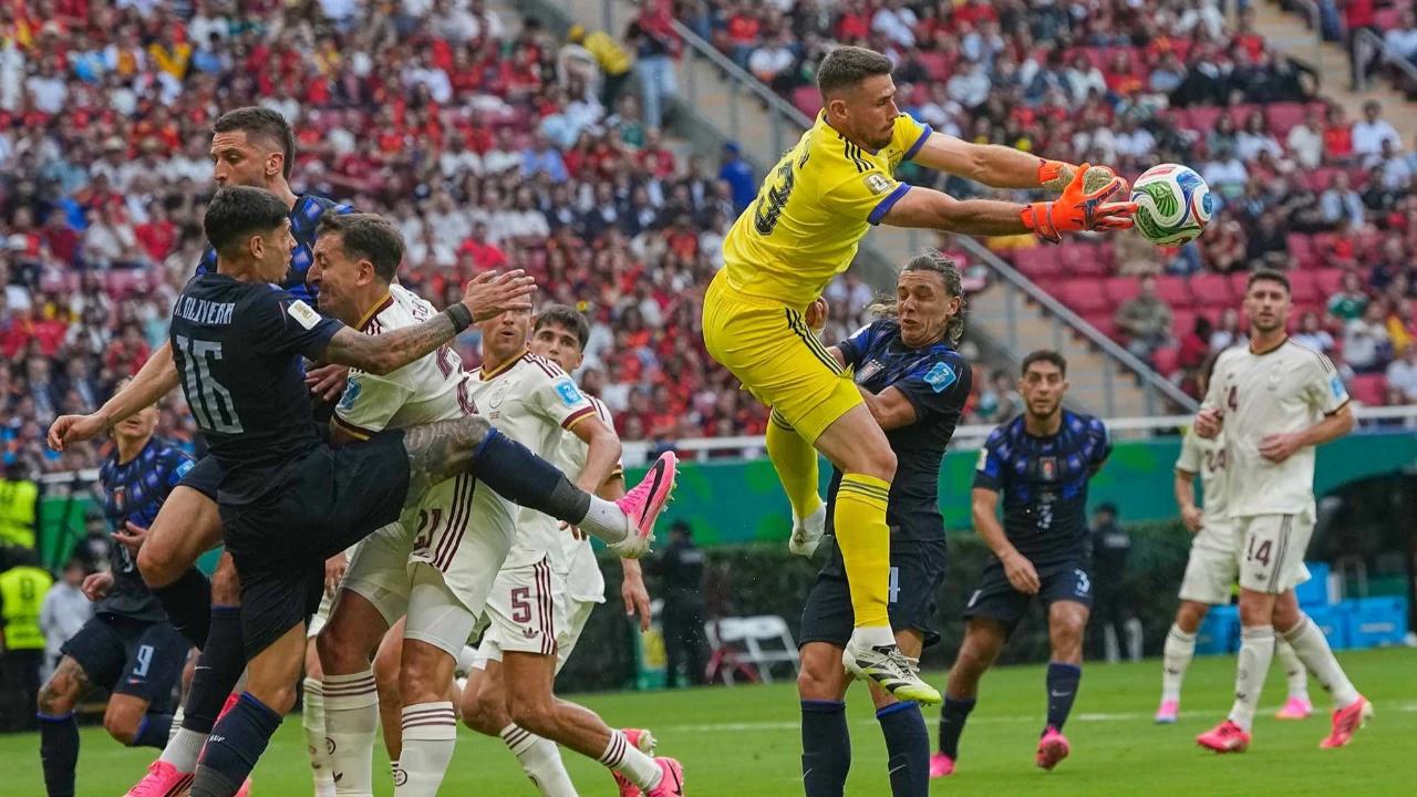 FOTO: Spanyol Lolos Juara Grup Usai Singkirkan Uruguay