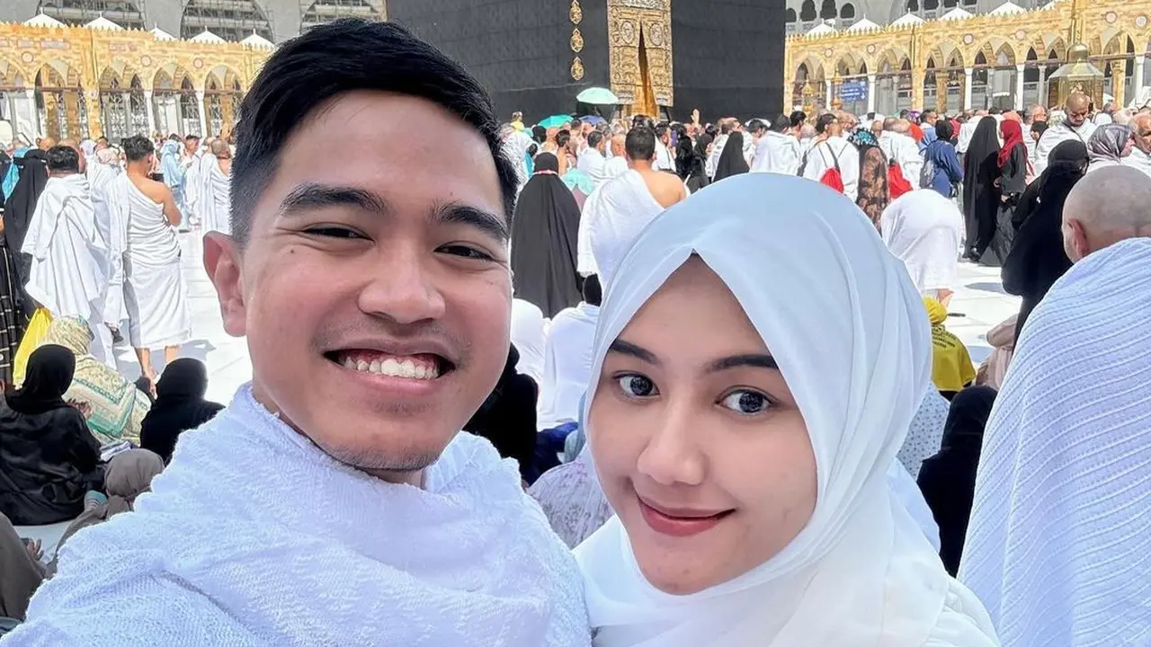 Gaya Erina Gudono Umumkan Kehamilan Anak Pertama dengan Kaesang Pangarep Sembari Umrah , Tampil Anggun Berhijab