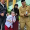 Kisah Achmad, Ayah ASN yang Setia Antar Anak Berkebutuhan Khusus Setiap Hari