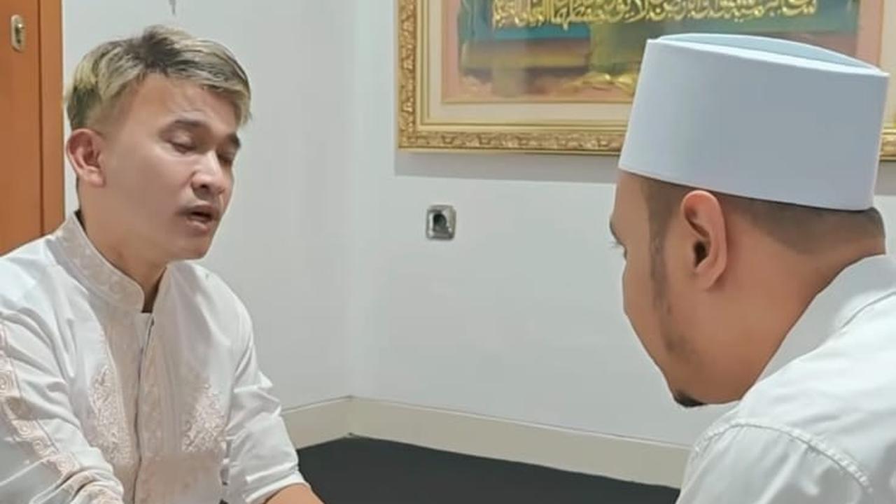 Ruben Onsu mualaf. (tangkapan layar Instagram/ ruben_onsu)