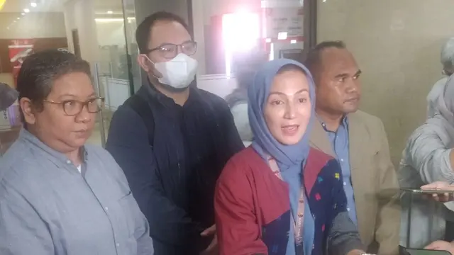 Wanda Hamidah menyambangi Gedung Bareskrim Polri, Jakarta Selatan (Nur Habibie/Merdeka.com)