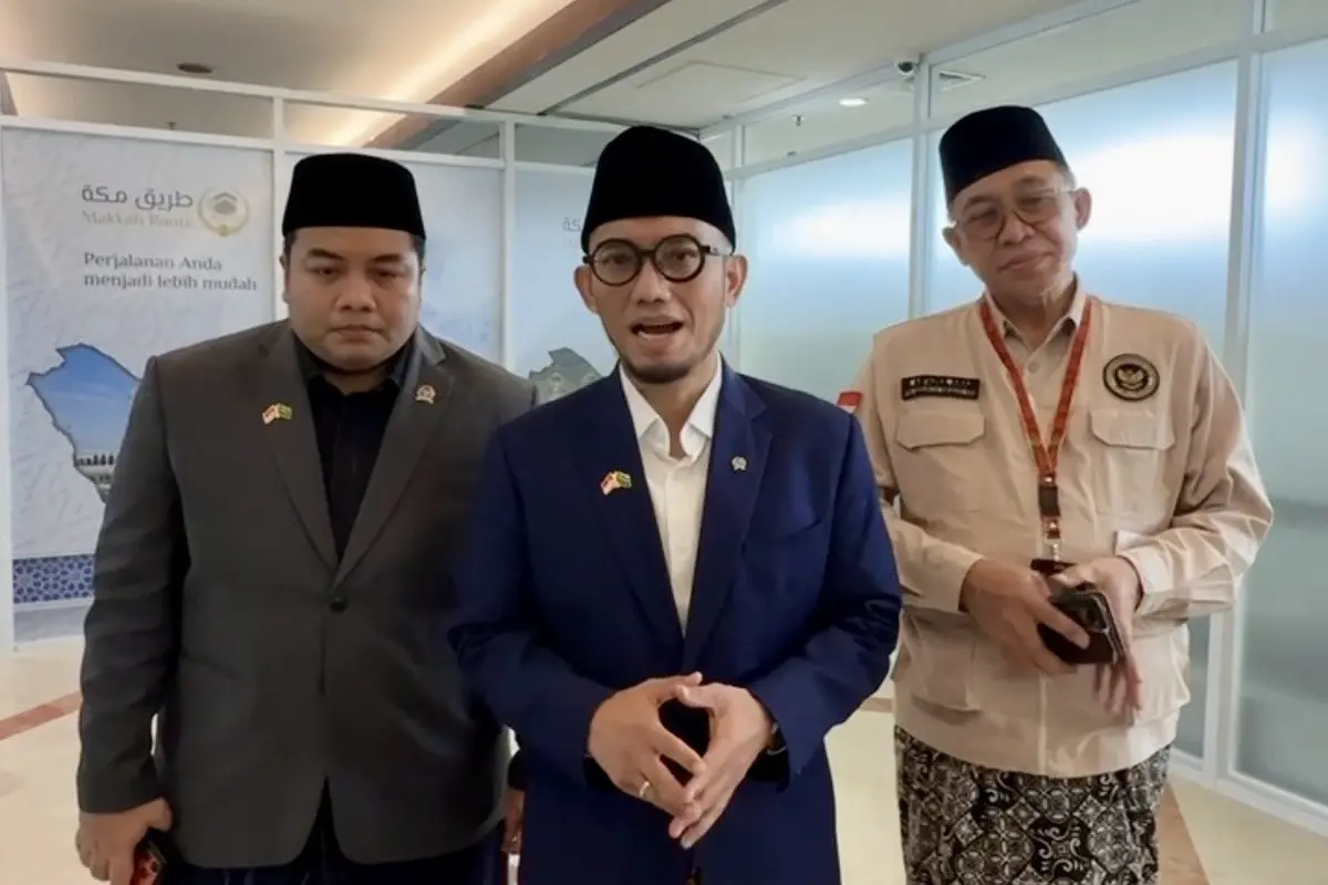 Wakil Menteri Haji dan Umrah (Wamenhaj) Dahnil Anzar Simanjuntak bicara tentang perbedaan fiqih dam haji, 15 Mei 2026. (dok. Media Center Haji 2026)