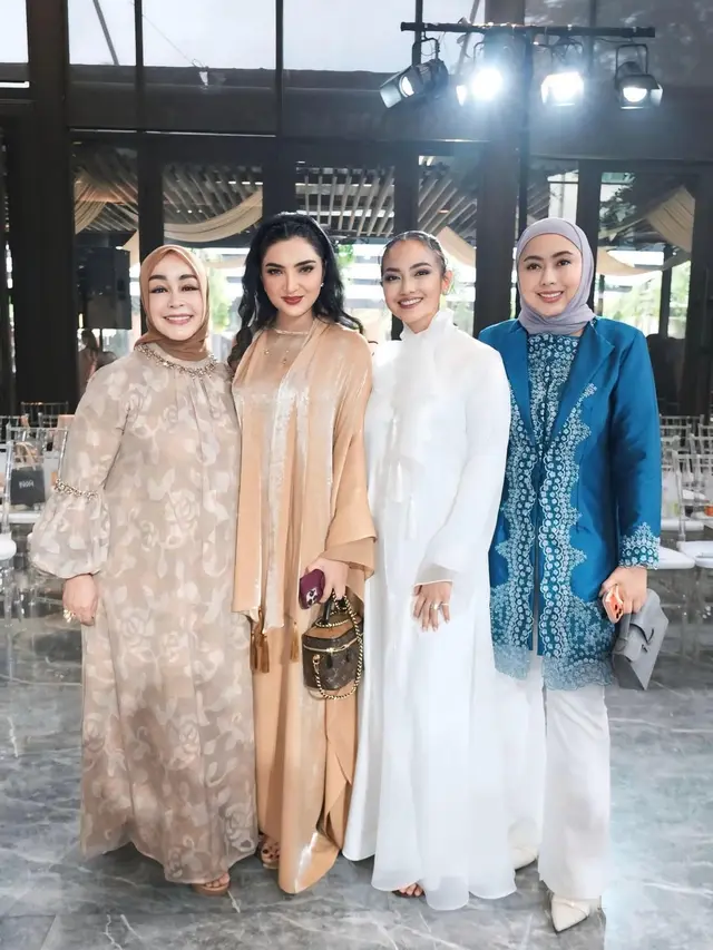 Potret Ashanty Pakai Kaftan Satin