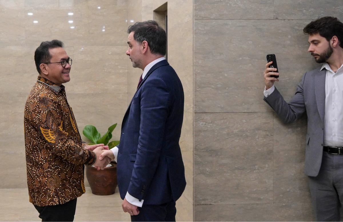 FOTO: Mendag Budi Santoso bertemu Mendag Prancis Laurent Saint-Martin di Jakarta