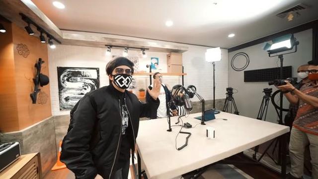 Sandiaga Uno Punya Studio Podcast Keren, Ini 7 Potretnya