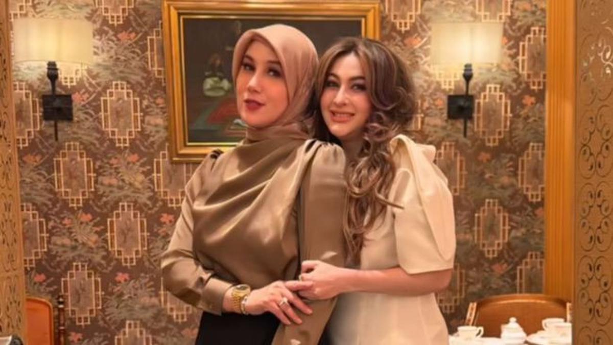 5 Potret Reunian Marini Zumarnis dan Diana Pungky Sang Ratu Sinetron Era 90-an, Bestie Awet Muda