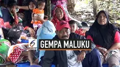 Pengungsi korban gempa Ambon protes tidak ada makanan. Pemerintah setempat mengakui bantuan sangat terbatas.