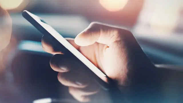 Agar tidak salah memilih, penting sekali untuk memperhatikan dulu spesifikasi yang dimiliki oleh smartphone sebelum Anda membelinya