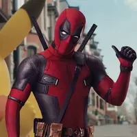 Ryan Reynolds ikut ambil andil dalam film Detective Pikachu. Pemeran Deadpool ini akan mengisi suara pokemon terkenal itu. (ScreenRant)