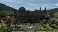 38 Rumah Adat Indonesia Lengkap Penjelasan, Ciri Khas dan Nilai Arsitekturnya