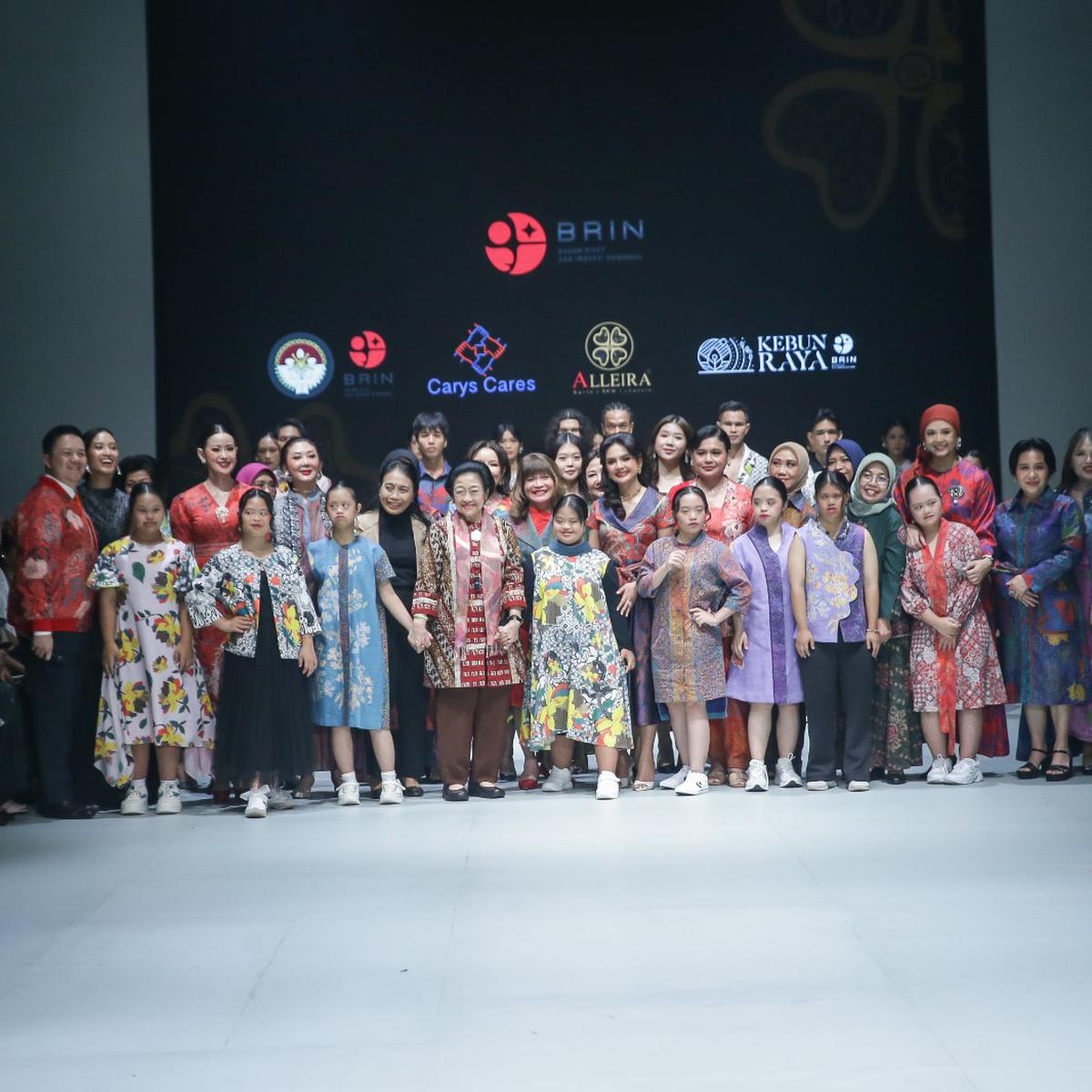 Dari Kebun Raya ke Catwalk: Batik Alam dan Inklusi Difabel Warnai PIFW 2025