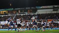 Bek Ipswich Town, Elkan Baggott mencetak gol ke gawang Fulham. (Bola.com/Dok.Instagram Ipswich Town).