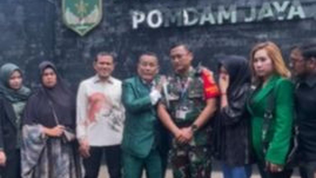 Hotman 911 sendiri merupakan program bantuan hukum yang dibuat oleh pengacara berdarah Batak itu untuk membantu masyarakat kurang mampu.