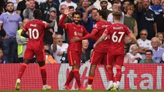 Pemain Liverpool Mohamed Salah (kedua kiri) melakukan selebrasi usai mencetak gol ke gawang Leeds United pada pertandingan Liga Inggris di Elland Road, Leeds, Inggris, 12 September 2021. Liverpool menang 3-0. (Oli SCARFF/AFP)