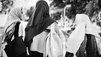Ilustrasi muslim, Islami, muslimah, pesantren santriwati. (Image by rawpixel.com on Freepik)