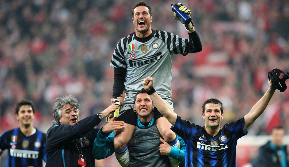 Julio Cesar yang telah pensiun pada April 2018 bersama Flamengo merupakan alumnus Timnas Brasil pada Piala Dunia U-17 edisi 1995. Saat itu Timnas Brasil finis di posisi runner-up setelah kalah 2-3 dari Ghana di laga final. Di level klub ia pernah membawa Inter Milan menjuarai Liga Champions musim 2009/2010. (AFP/Christof Stache)