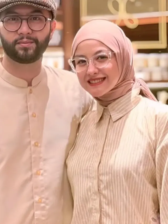 Potret Revalina S. Temat dan suami (Sumber: Instagram/kngrendy dan Instagram/vatemat)