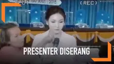 Seorang presenter TV diserang wanita dengan gangguan jiwa menggunakan obeng. Ini terjadi ketika presenter sedang siaran langsung di studio.
