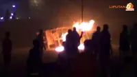 [VIDEO] Bentrok Massa di Manokwari, 1 Tewas, Bangunan Dibakar