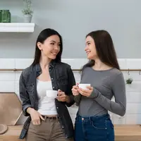Cara Memperkuat Koneksi dengan Teman Lama yang Terpisah Jarak/Copyright freepik