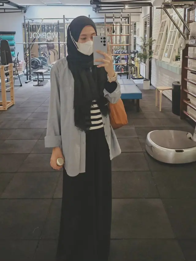 6 Gaya Berhijab Alyssa Soebandono yang Simple nan Apik
