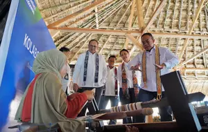 Menolak Menyerah pada Bencana, Perajin Desa Sade Mulai Menenun Lagi