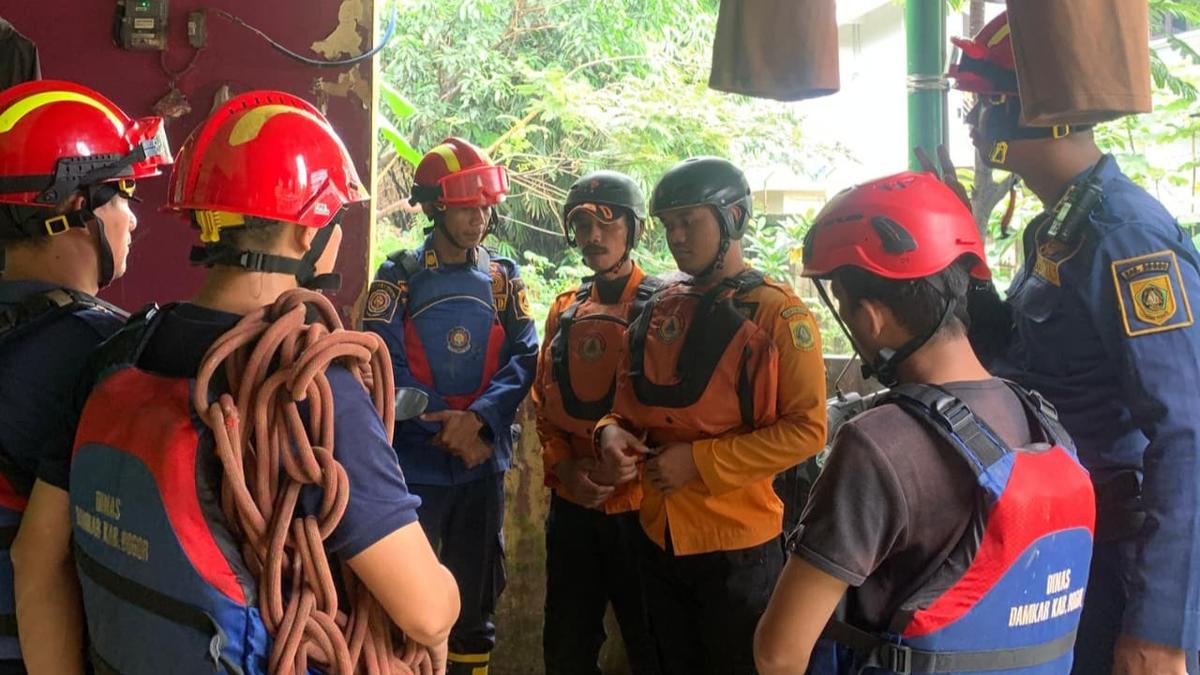 Balita Terseret Arus Kali Jantung Bogor: Kakaknya Selamat Ditolong Warga