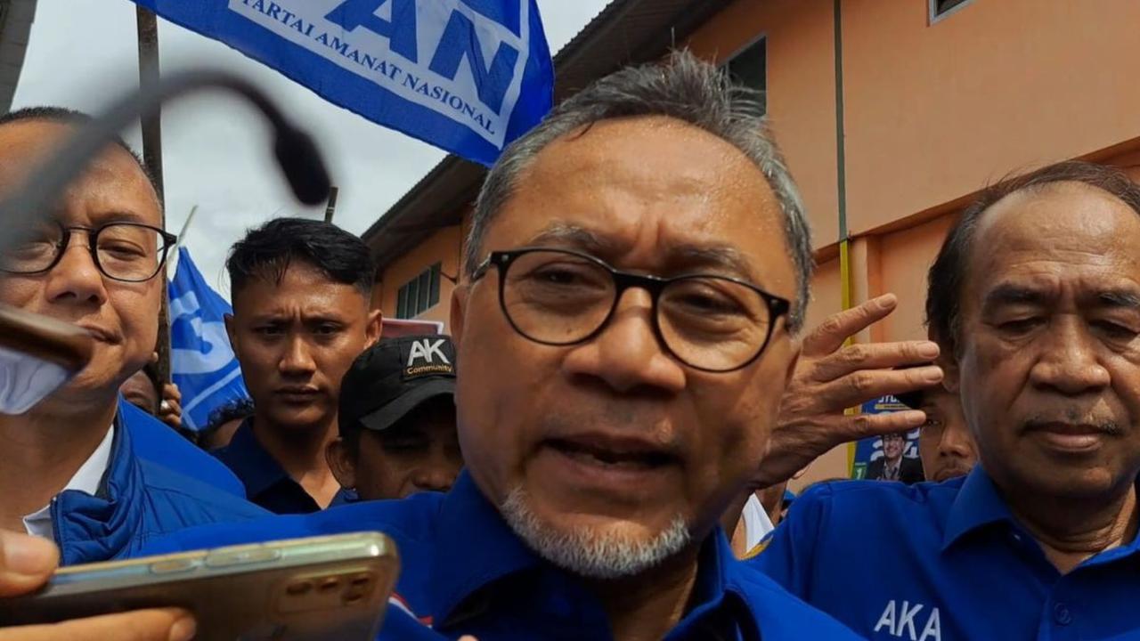 Terkait posisi menteri yang akan dijabat oleh Eko Patrio, Zulhas tak ingin membeberkannya.<br>