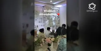 Laudya Cynthia Bella dan Engku Emran resmi menjadi pasangan suami istri. Akad nikah digelar di Malaysia