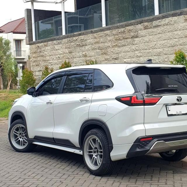 10 Potret Modifikasi Toyota Kijang Innova Zenix, Mesin Hybrid yang Enggak Kalah Sama Cumi Darat