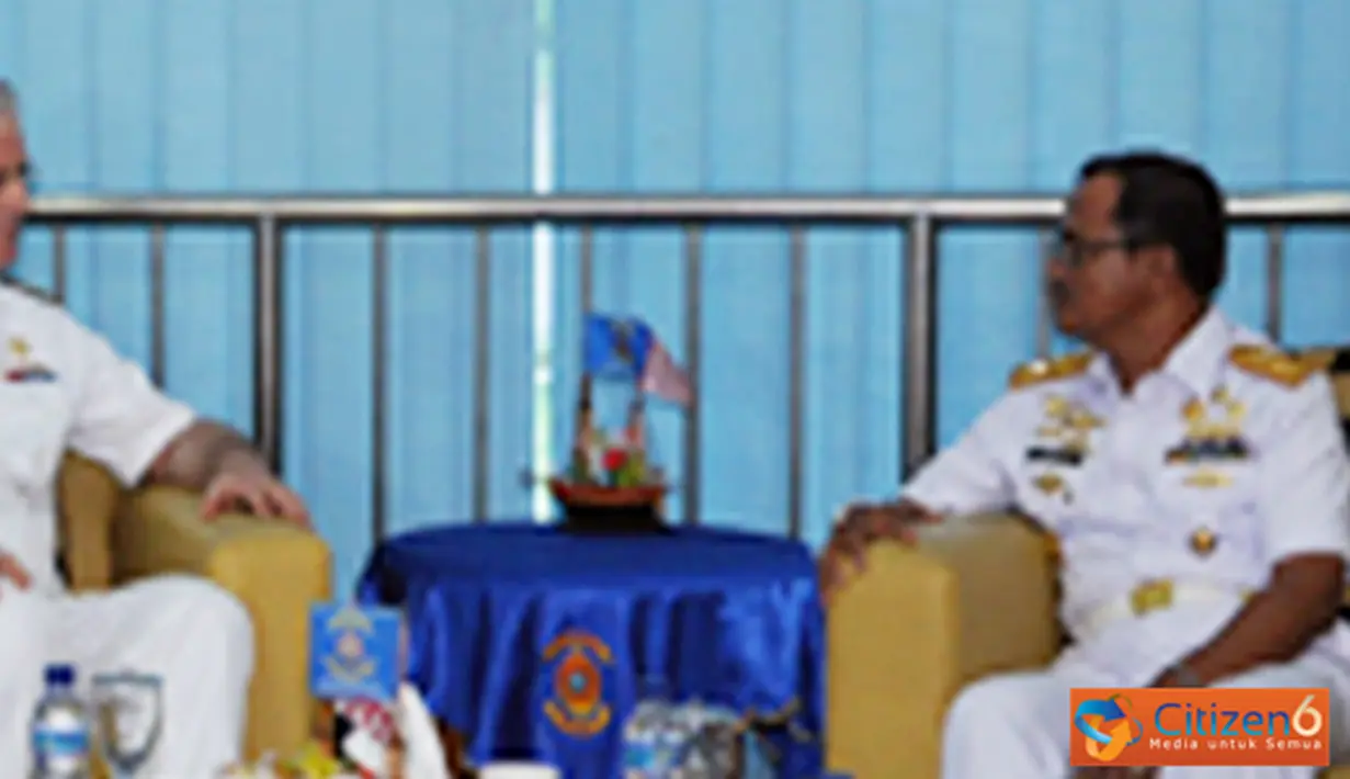 Citizen6, Surabaya: Sementara itu siang harinya Dan Kobangdikal menerima Kunjungan Kepala Staf angkatan Laut Belanda ( The Comander Of The Royal Netherlands Navy) Vice Admiral Mattheu J.M. Borsbom . (Pengirim: Penkobangdikal)

