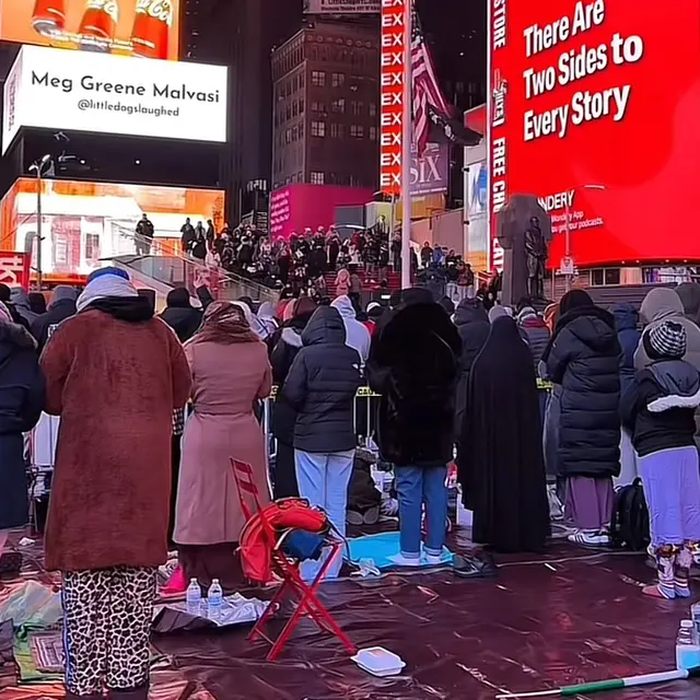 Tarawih di Times Square New York, Warganet Syok karena Bacaannya Panjang Surat Yasin