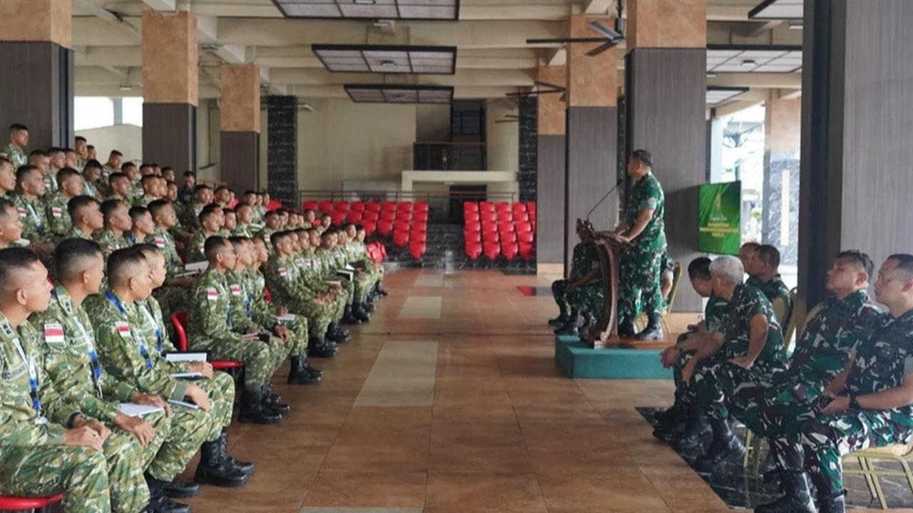 Kasad Jenderal Maruli di Depan Danyon dan Danki