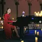 Kate Middleton Unjuk Bakat Terpendam, Main Piano di Program Spesial Natal. (dok.Instagram @catwalkhautecouture/https://www.instagram.com/p/CX7E9vCIcY7/Henry)