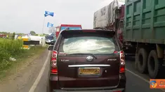 Citizen6, Tangerang: Kemacetan parah sepanjang lima kilometer terjadi di Kota Indraplaya, Ogan Ilir, Sumatera Selatan sekitar 31km dari Palembang akibat pembangunan Jalan Tol Palembang-Indralaya. (Pengirim: Asronh)