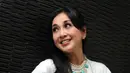 Paramitha Rusady berpose usai menghadiri preskon Film "Untuk Angeline" di Pondok Indah Mall, Jakarta, Kamis (7/1/2016).  Film tersebut diharapkan bisa menjadi pelajaran berharga bagi masyarakat Indonesia tentang hak asuh anak. (Liputan6.com/Helmi Afandi)