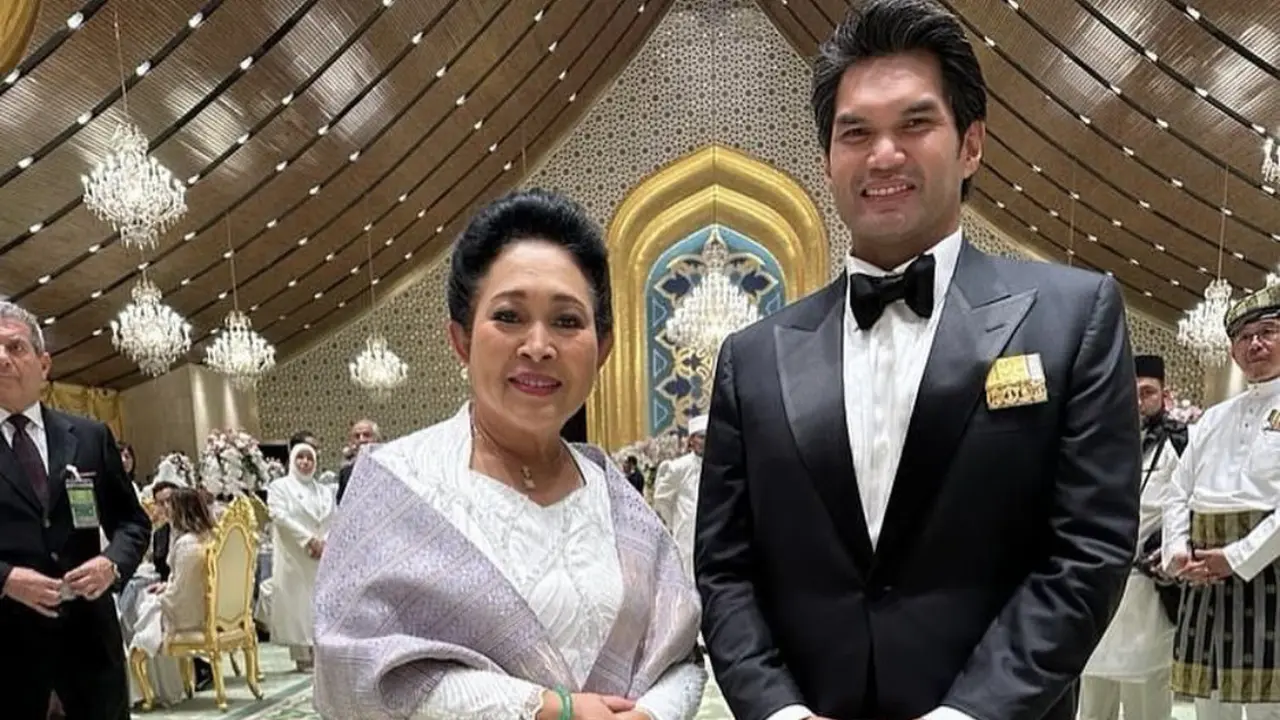 Potret Titiek Soeharto santap jamuan malam, sumber Instagram: @titieksoeharto