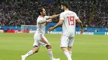 Pemain timnas Spanyol, Diego Costa (kanan), mencetak gol ke gawang Iran pada laga kedua penyisihan Grup B Piala Dunia 2018, Kamis (21/6/2018) dini hari WIB. Pada laga ini, Spanyol menang tipis 1-0. (AP Photo/Frank Augstein)