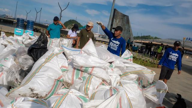 Hotel hingga Kapal Wisata di Labuan Bajo Segera Dilarang Gunakan Air Minum Kemasan Plastik