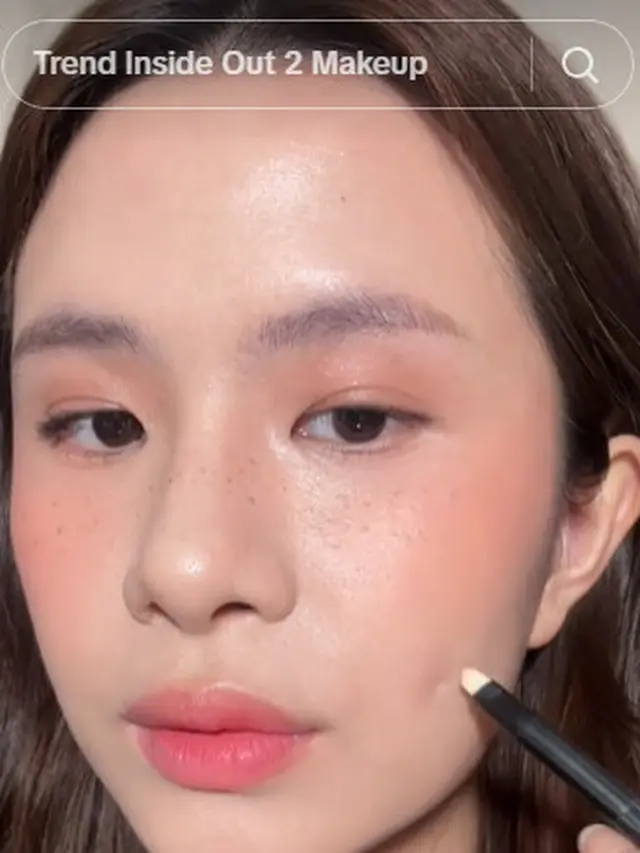 Langkah-Langkah Membuat Lesung Pipi dengan Makeup